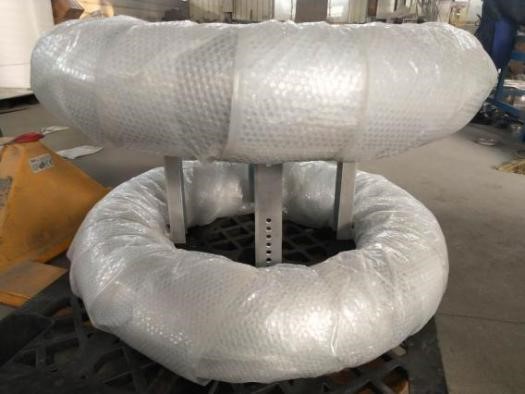 Corona rings for HV reactor