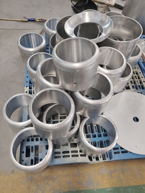 Corona rings for HV Bushing