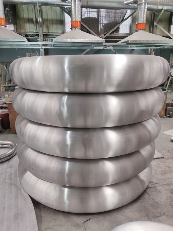 Corona rings for insulators