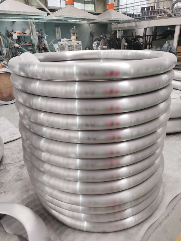 Corona rings for insulators