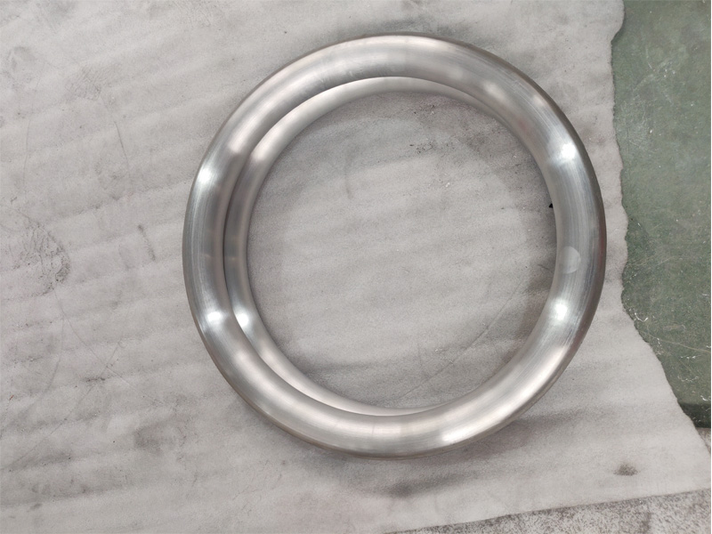 Corona rings for insulators