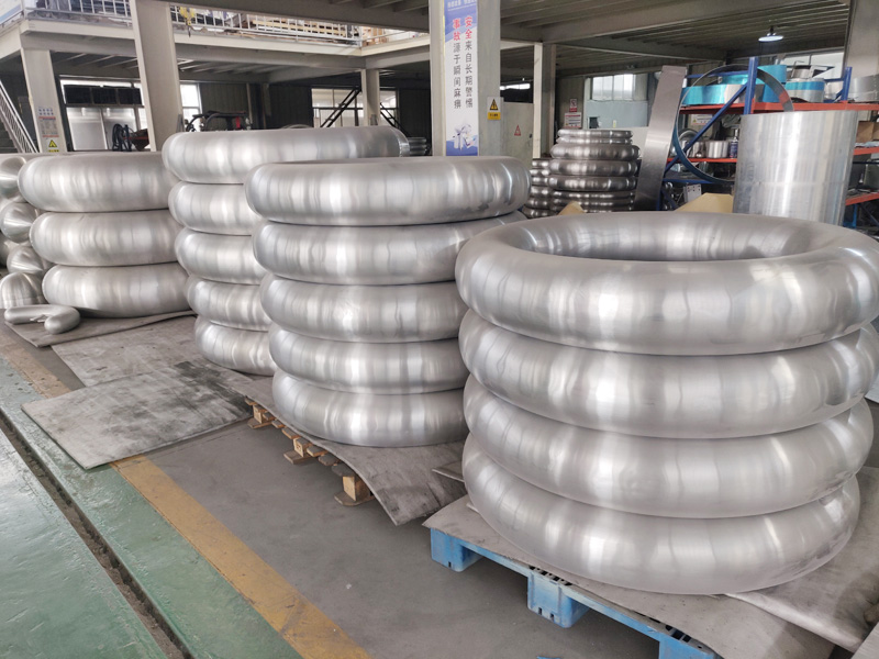 Corona rings for insulators